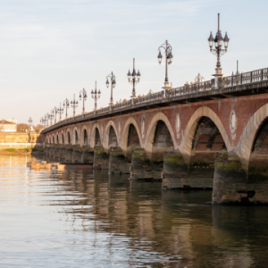 campus-bordeaux-inseec-ville-pont-pierre