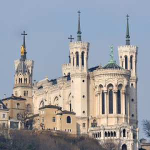 campus-lyon-inseec-ville-basilique-notre-dame-de-fourviere