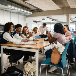 campus-slider-vr-campus-bordeaux-inseec-cafeteria