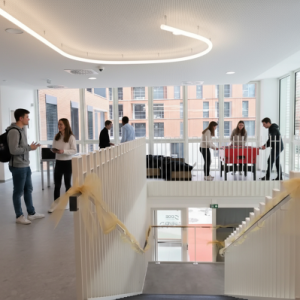 campus-slider-vr-campus-toulouse-inseec-discussion-babyfoot